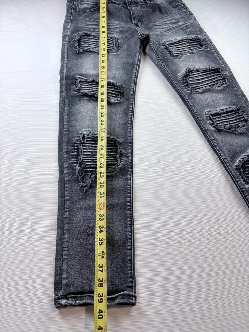 Distressed Black-Grey Skinny Jeans with Ripped Knee Panels